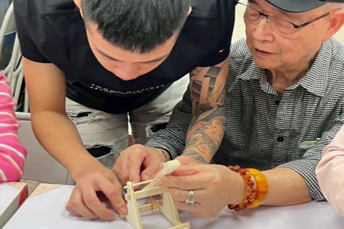 南青陣學生關懷陪伴長者