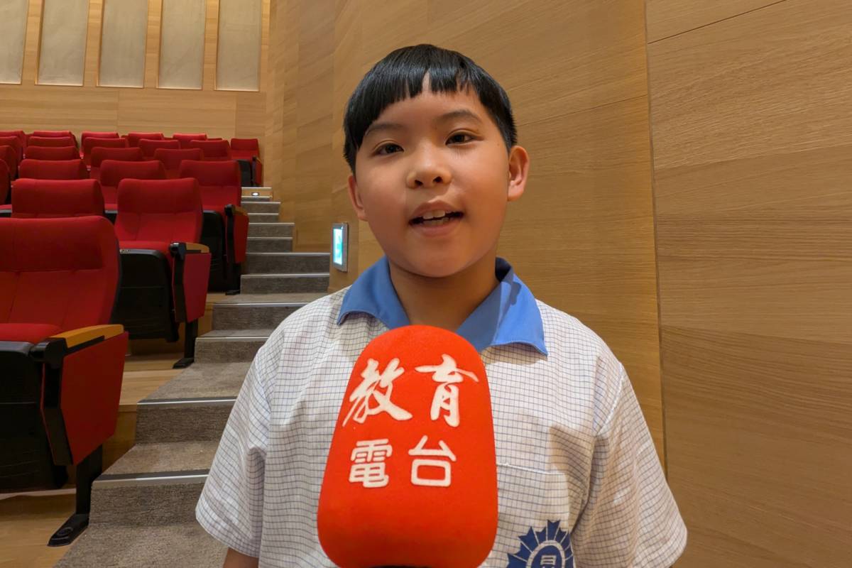 學生李其叡希望能前往貝里斯，親眼見證美麗的大藍洞，體驗在地生活