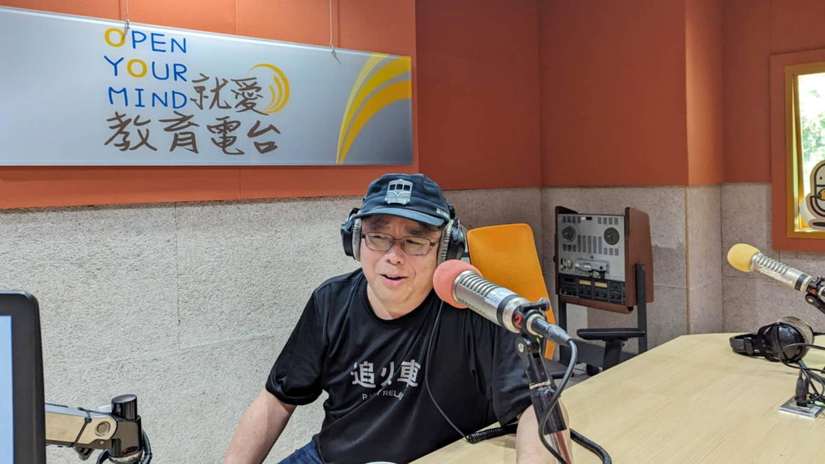 陳朝強暢談台鐵便當與蒐集鐵道文物的故事。