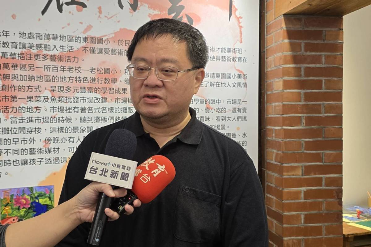 鄉土教育中心張欽鵬主任表示，作品呈現出充滿童稚趣味的繽紛想像，以及美感教育成果