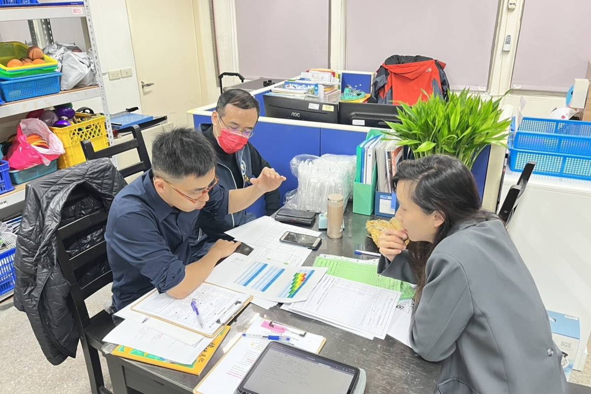 實地訪查後，進行校園健康現狀分析，提供學校專業建議
