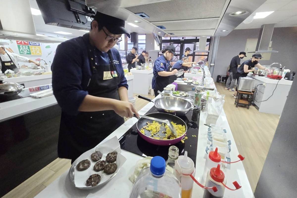 第5屆「臺東味好食材－創意異國主菜料理食神大賽」，吸引社會組33組、校園組35組報名，自各組評選4隊進入決賽，於關山米國學校舉行。