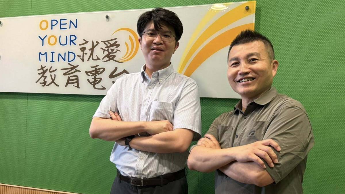 衛生福利部臺中醫院家醫科張祐維醫師與常罡合影