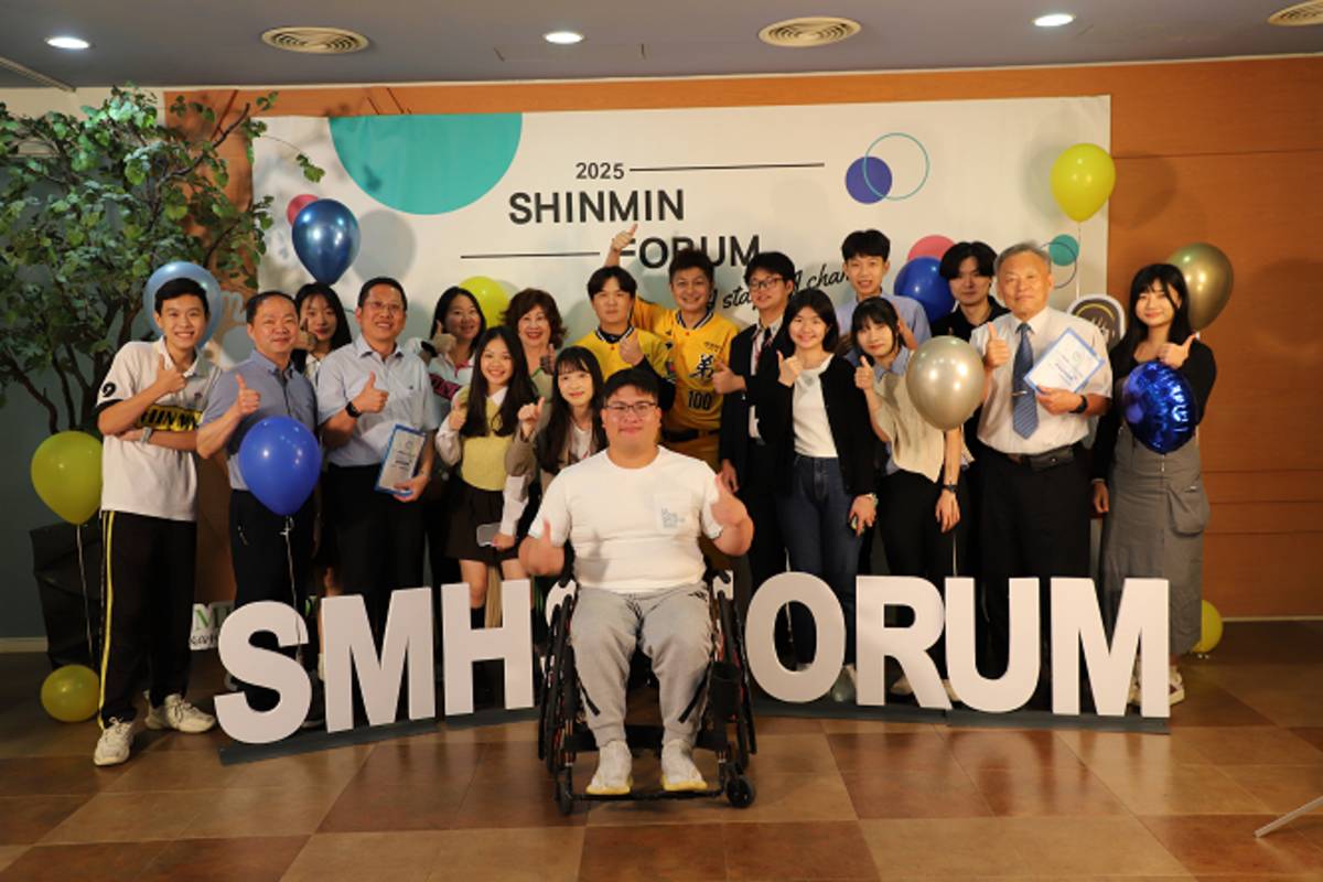 新民論壇圓滿落幕講者與工作團隊大合照