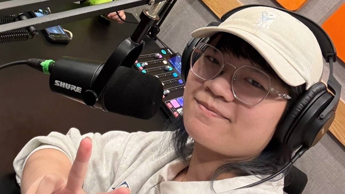 與學妹在podcast間合照~