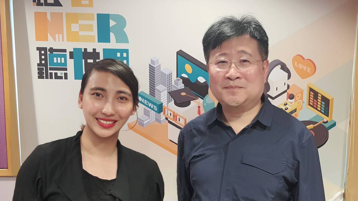 與研究員合照