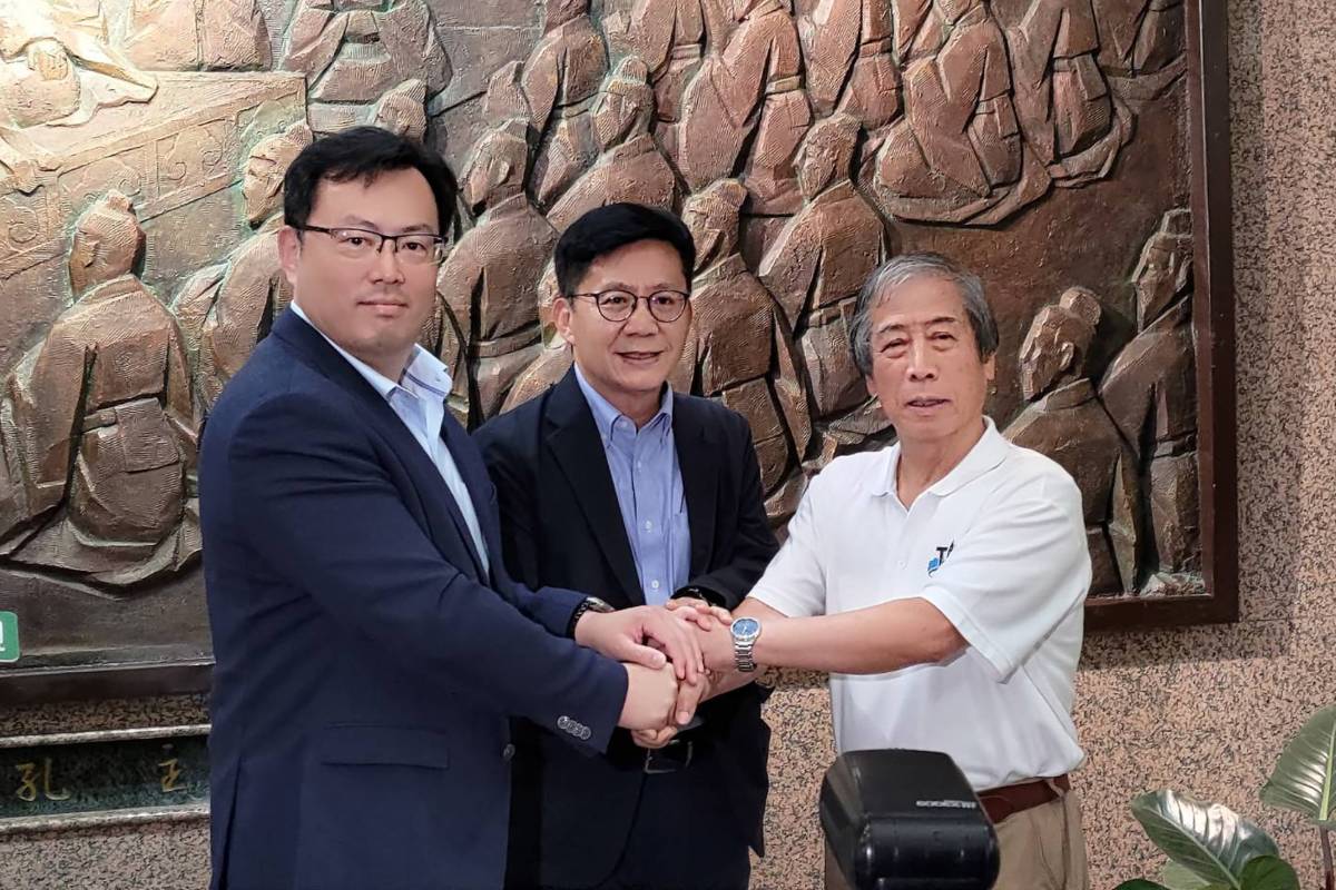 桌協出面道歉  與教育部體育署握手