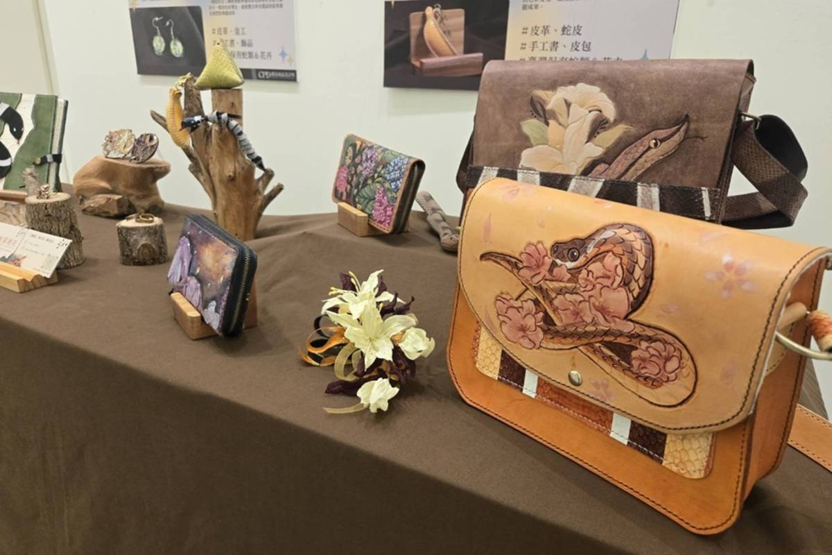 國立臺東專科學校創意商品設計科2025畢業成果展《抒東波》，展出作品為學生耗時2年在校期間的精心作品，展現豐沛的創意與專業實力。