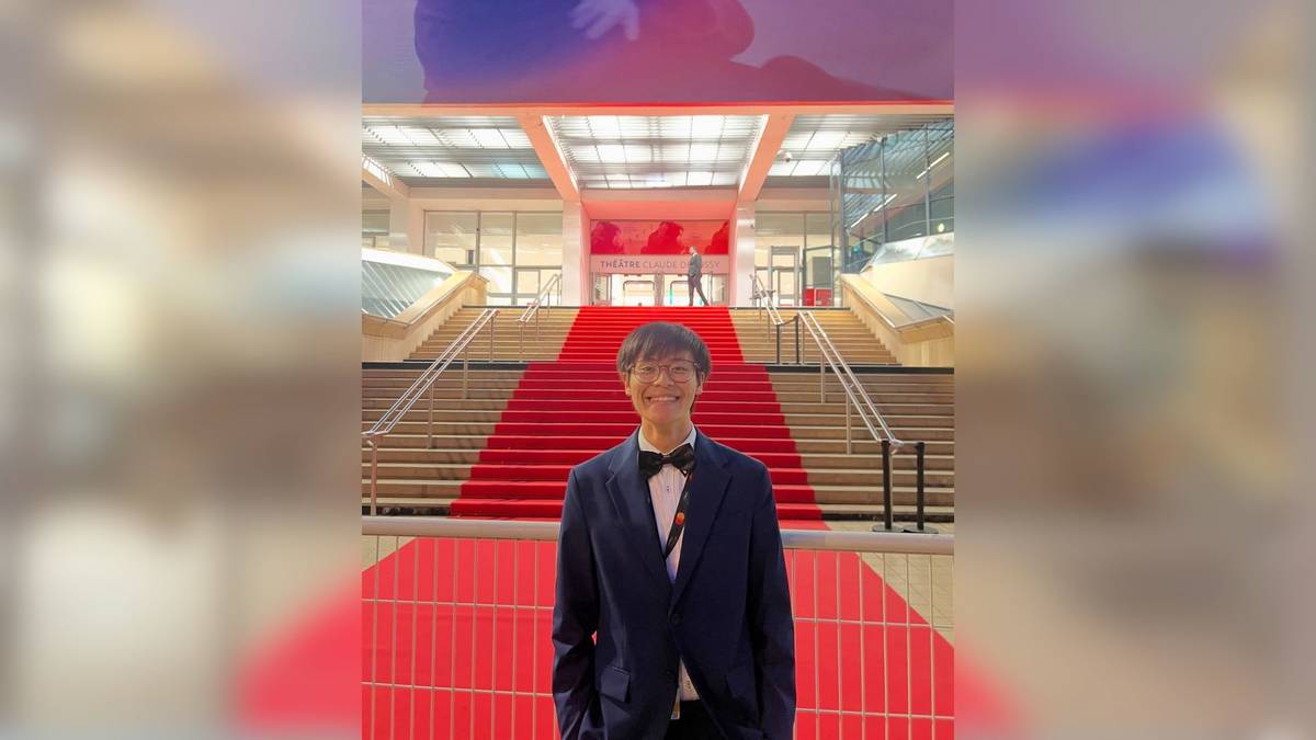 王善位於坎城影展現場。