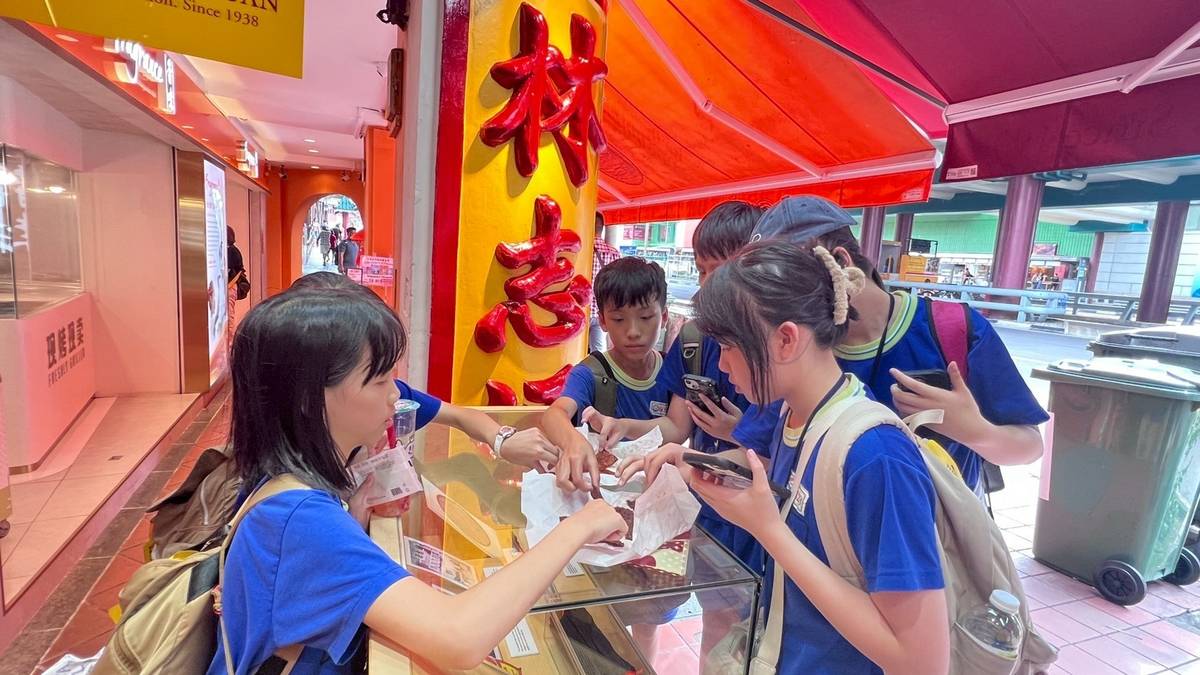 臺北市內湖國小學生走讀新加坡，進行城市探索