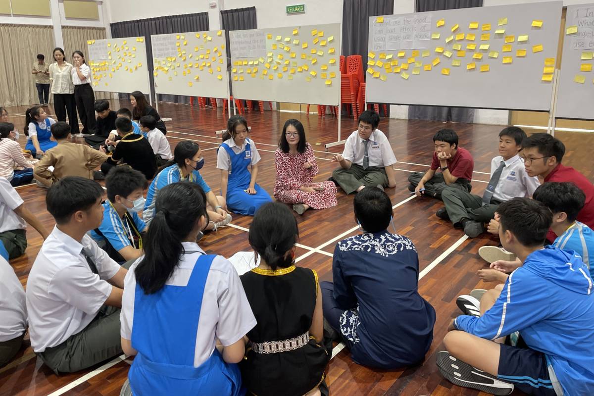 北市三民國中與馬來西亞山打根聖願中學學生共同討論環保議題