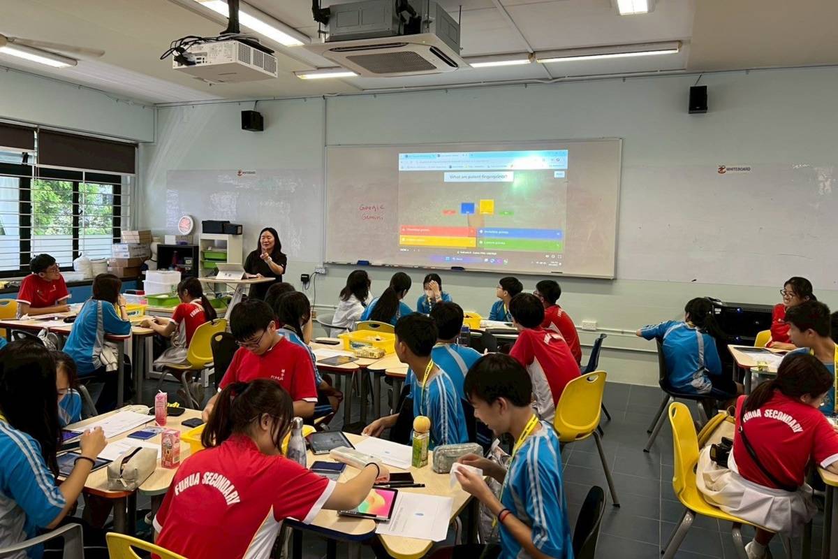 北市三民國中學生參訪新加坡輔華中學，兩校學生共學