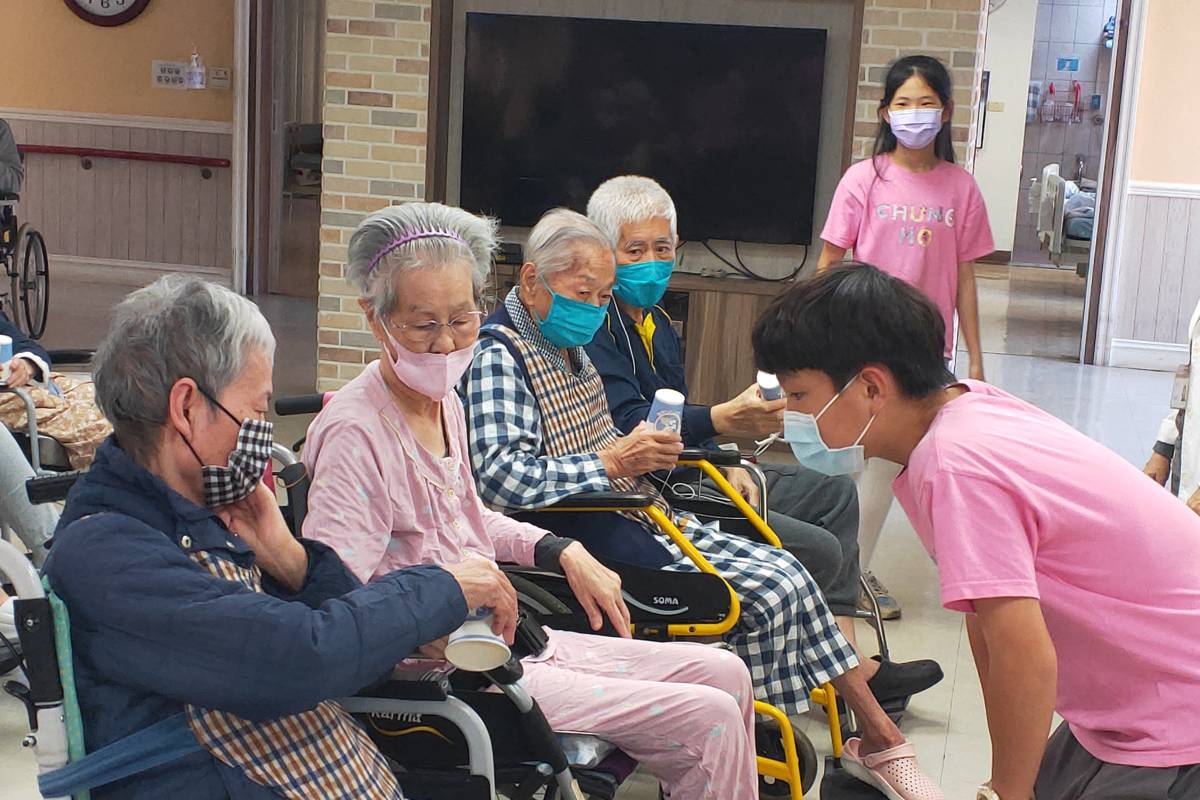 中和國小到安養院陪伴長輩