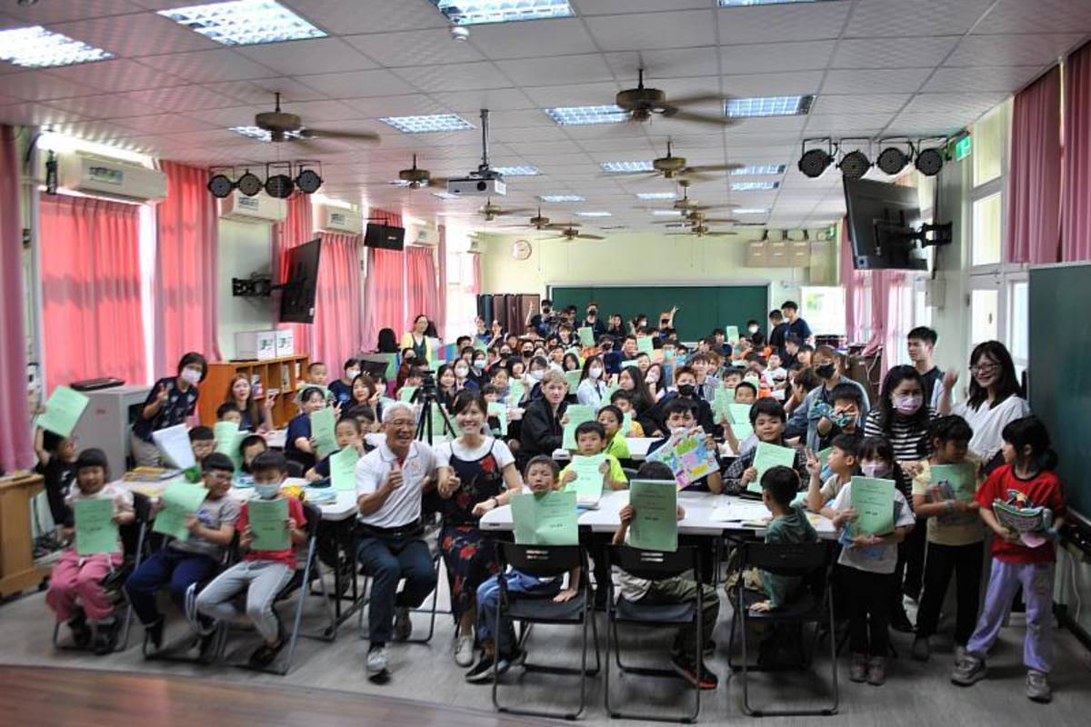 「山神秘密」課程參與師生合影（圖源：育達科大）