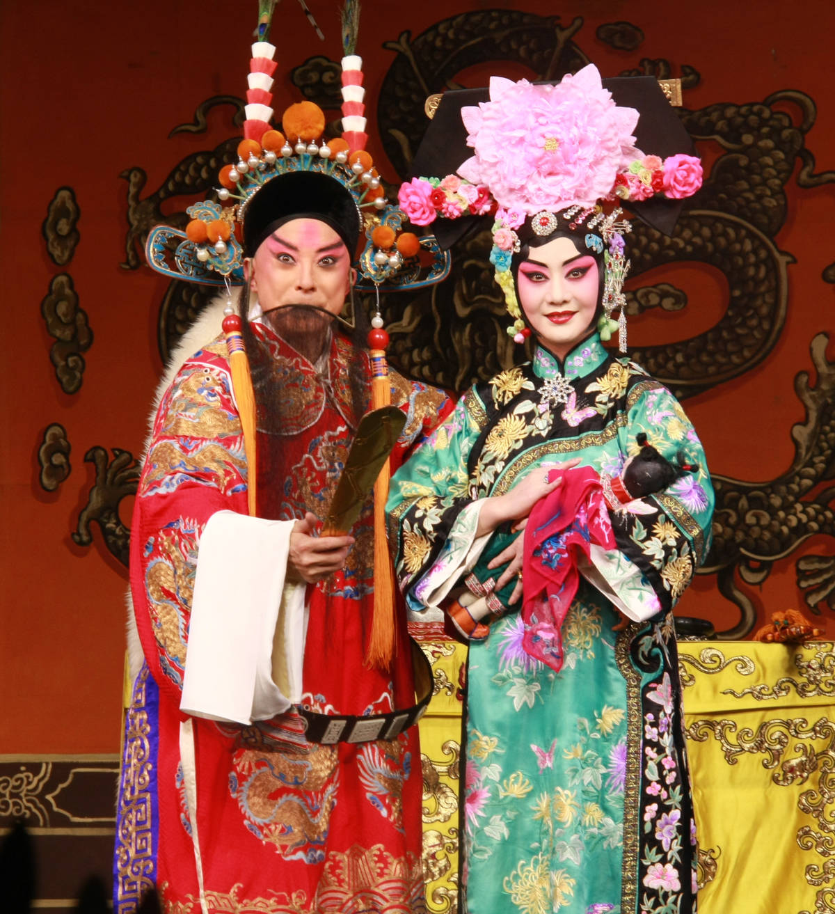 《四郎探母》于魁智飾楊延輝(左)；李勝素飾鐵鏡公主(右)