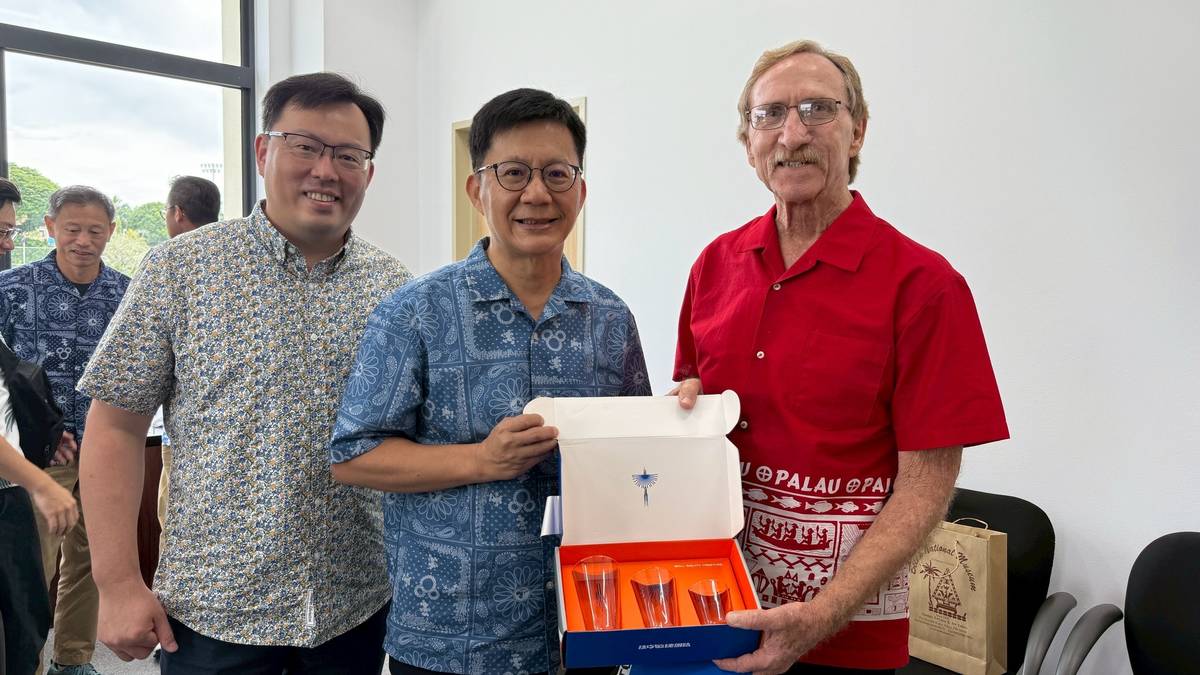 張廖萬堅次長感謝惠恕仁總統撥冗接見，並分享他曾於20年前帶棒球隊到帛琉進行友誼賽，對帛琉留下良好的印象。(體育署提供)