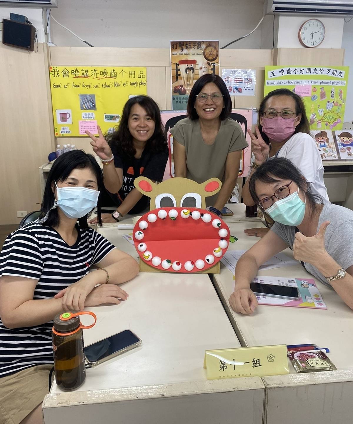 高雄市-教保服務人員增能研習-口腔保健教具實作 (教育部提供)