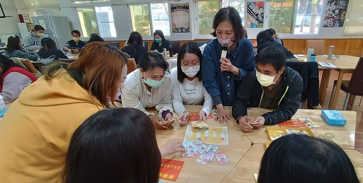 南投縣-「五正四樂」健康桌遊師資增能研習 (教育部提供)