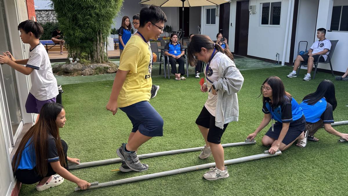 學生體驗當地傳統遊戲（圖源：國聖國小）