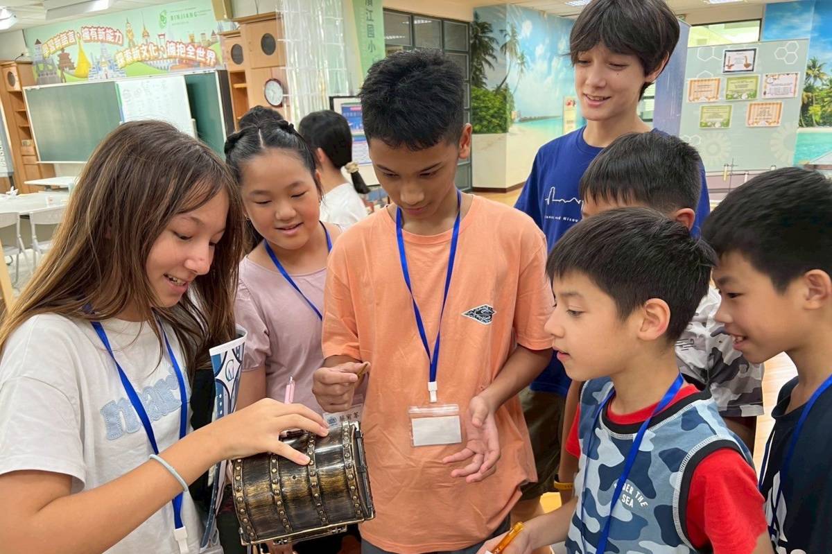 北市教育局以以「科學探索，開創未來」為主題，暑假推出跨國銜轉夏令營