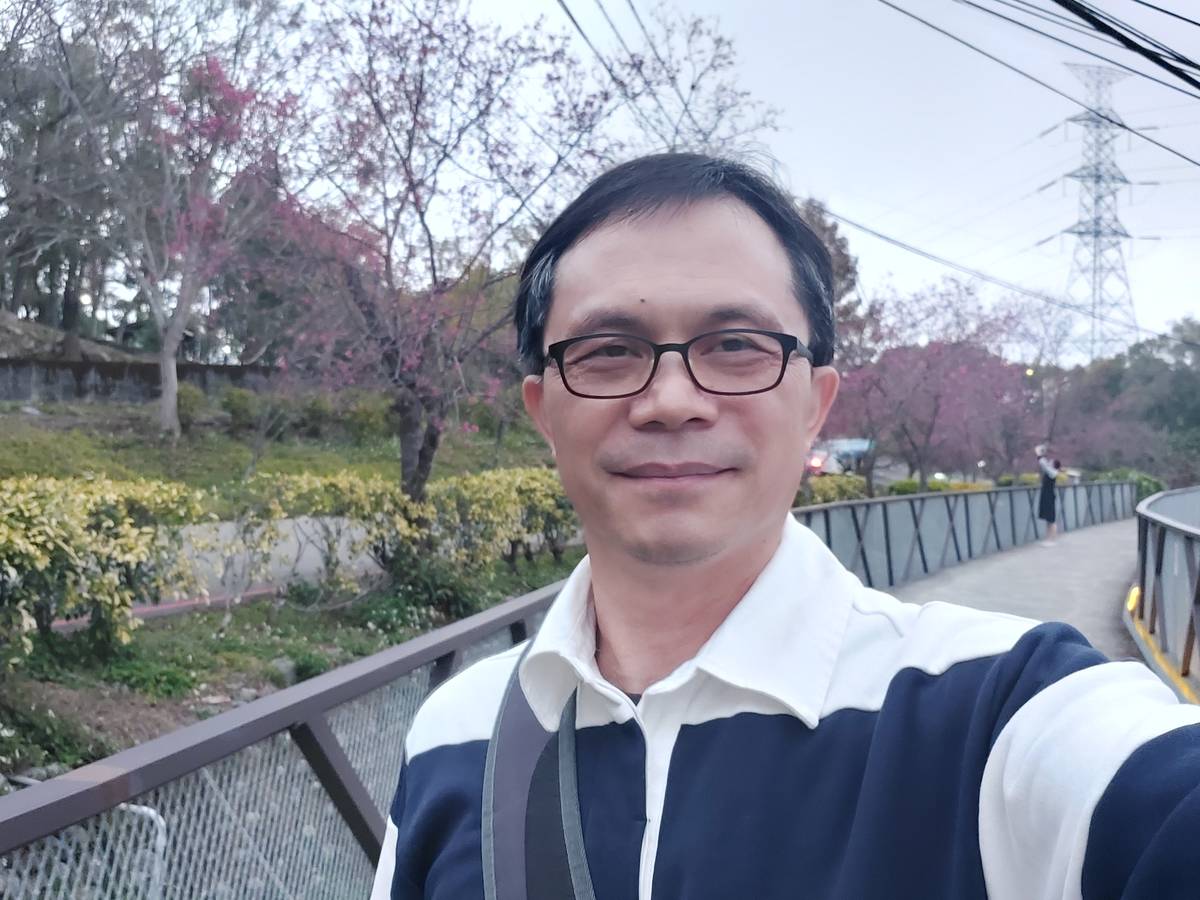 瑞芳高工翁明郎老師長年用愛與專業陪伴學生成長。