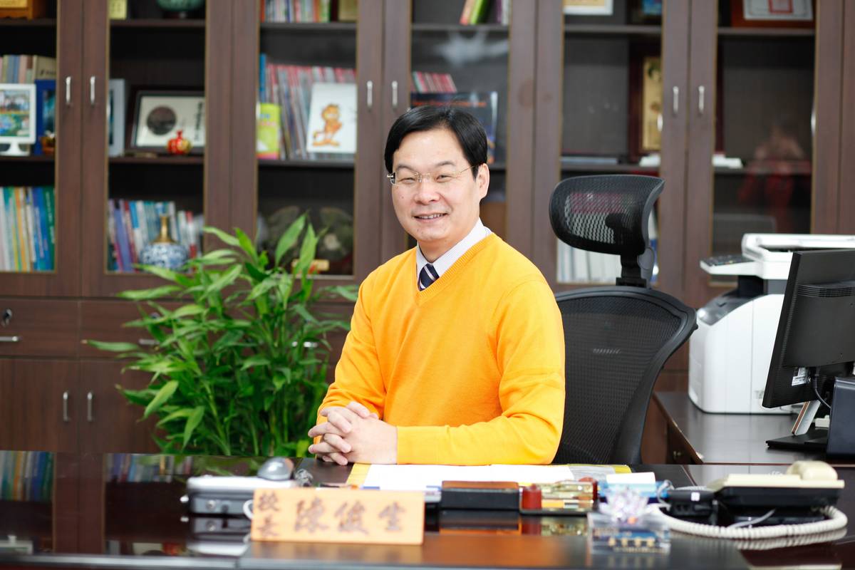 修德國小陳俊生校長長期深耕偏鄉，讓弱勢學生在校園中感受溫暖與尊重