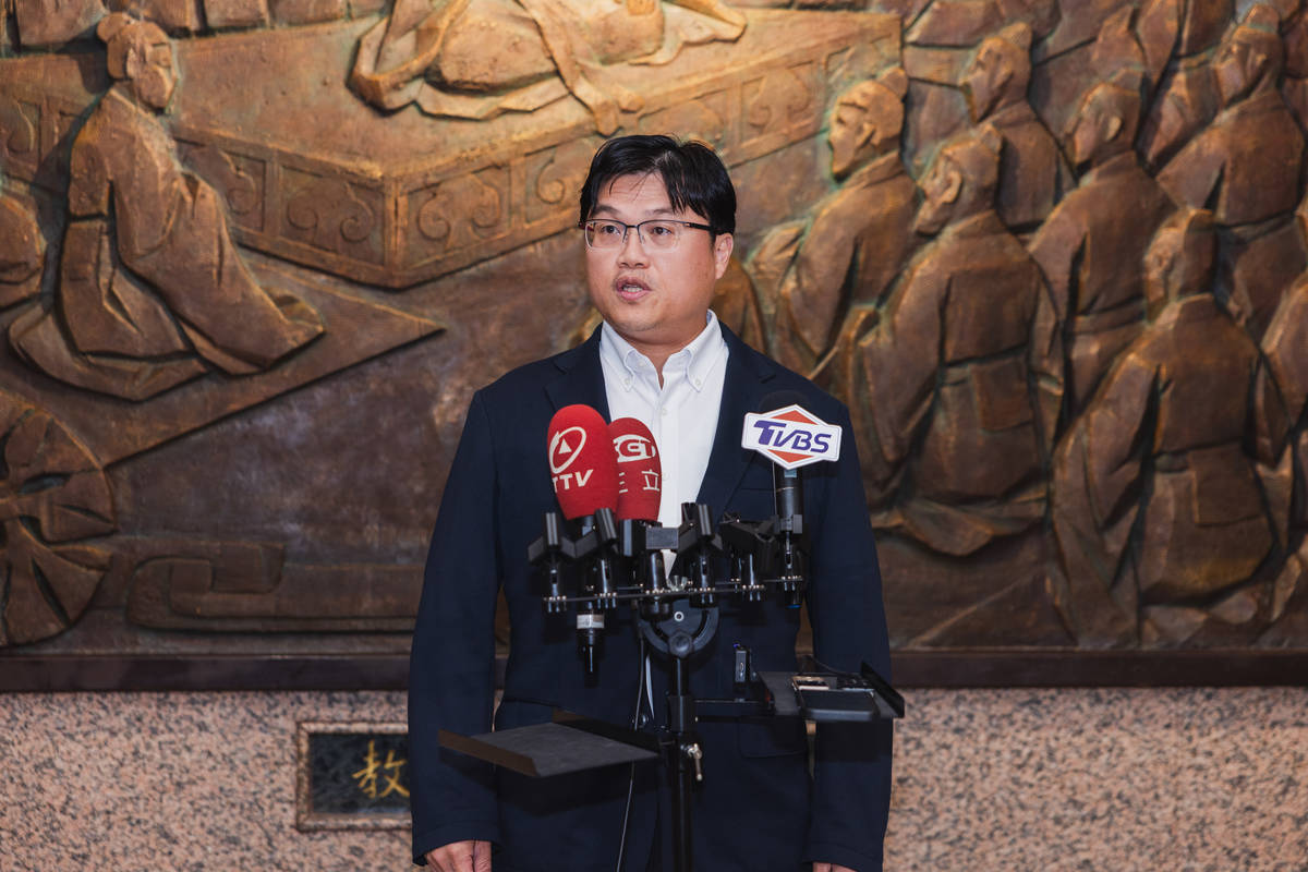 教育部常務次長朱俊彰針對台師大女足案記者會回應說明 (教育部提供)