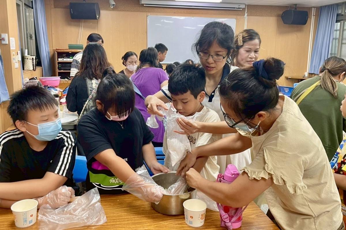 臺東縣家庭教育新體驗 臺東縣救國團邀親子共煮共學