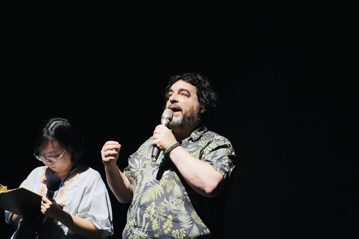 法國導演尤瑞斯・馬修 (Joris Mathieu)致詞 (劇團提供)