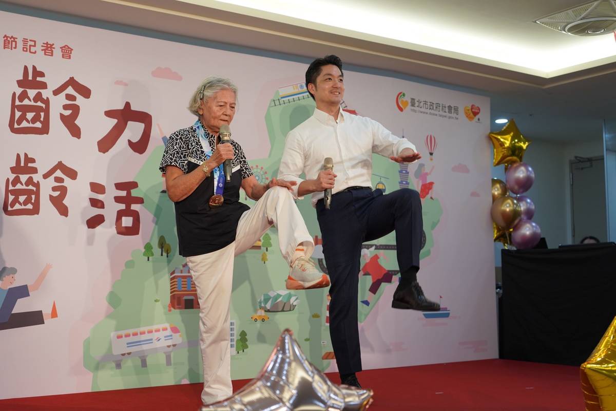 世壯運100公尺金牌得主潘秀雲阿嬤出席重陽節活動宣告記者會，分享運動要訣