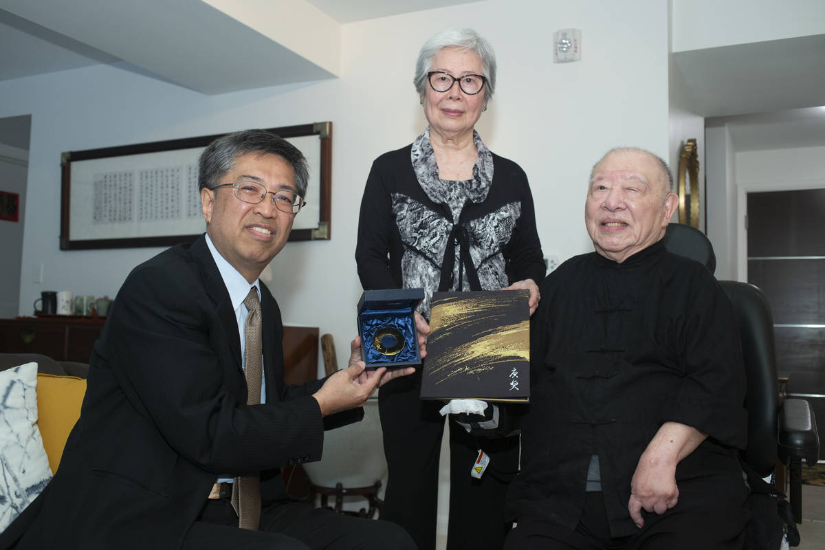 2024年唐獎陳振川執行長親赴美國預頒唐獎獎章與證書與許倬雲院士