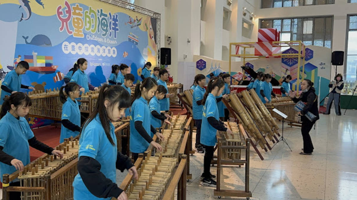 在地學童樂音飄揚　八斗國小竹搖琴登台演出