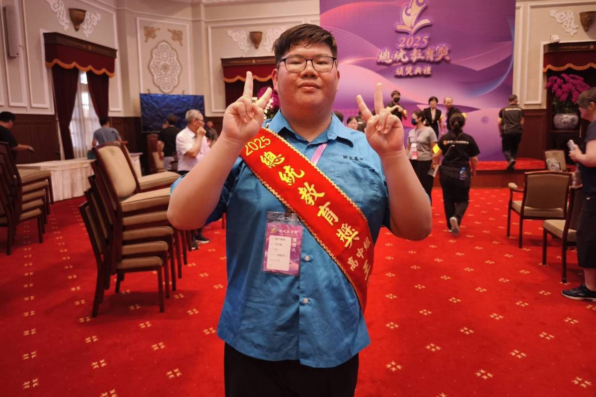 王辰瀚同學樂觀又熱心，不受貧窮所限制。