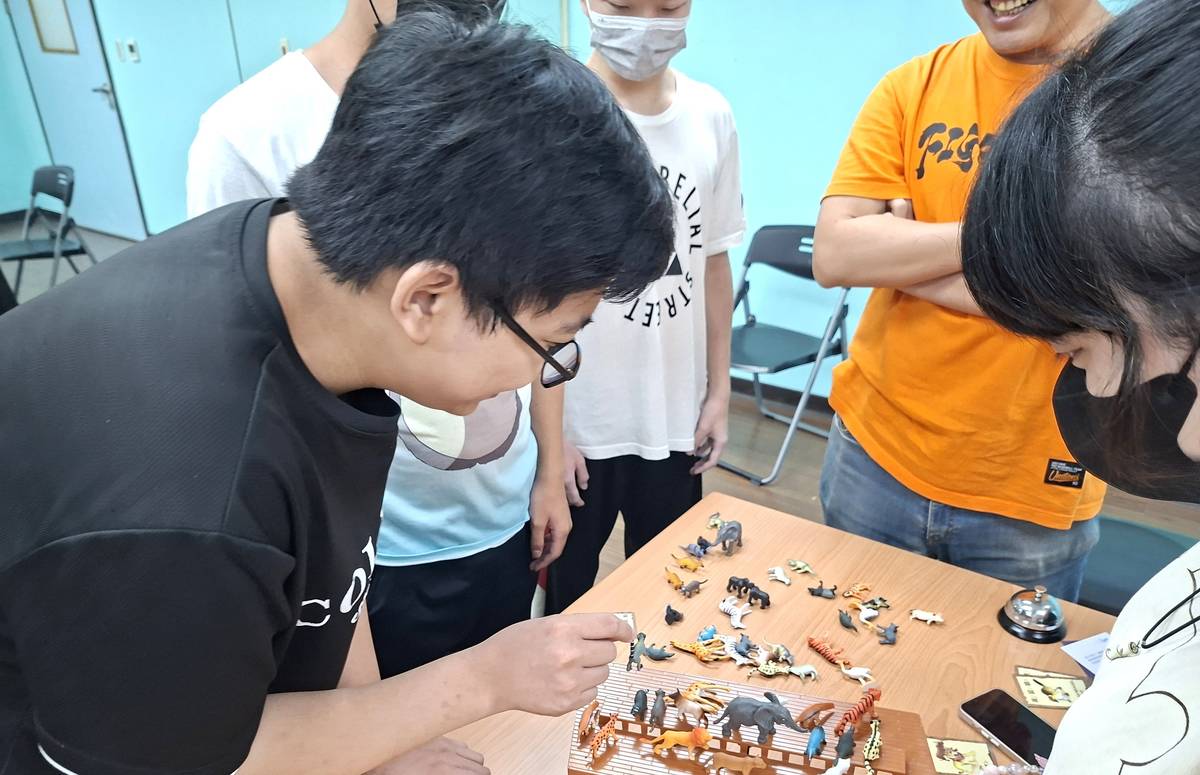 透過趣味桌遊進行團體輔導