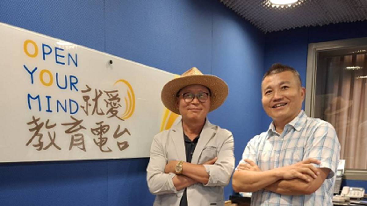 韓國抽象藝術家朴亨弼與常罡合影  