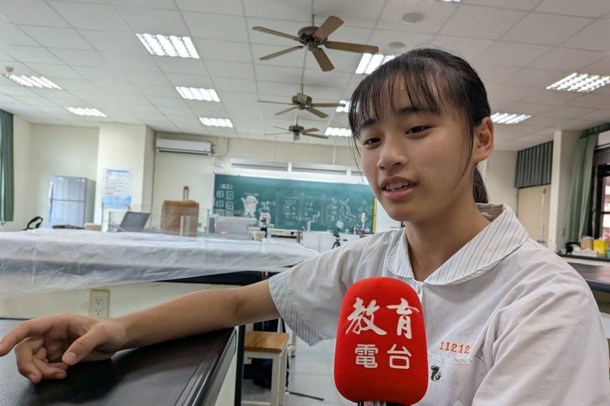 盧羿涵參與「勇闖北極」計畫，觀察到冰川下游有特殊的對流現象，引發研究興趣