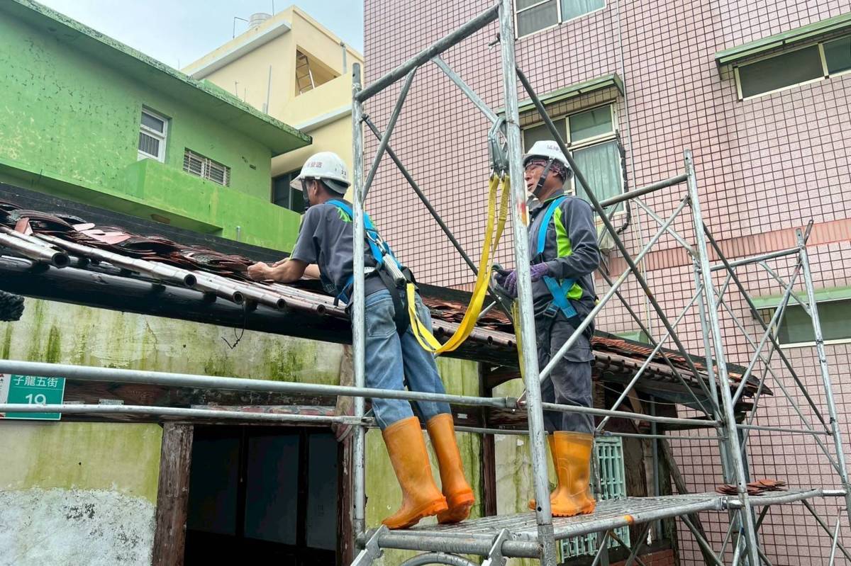 丹娜絲風災過後，內政部及民間力量持續進行受損民宅修繕工程