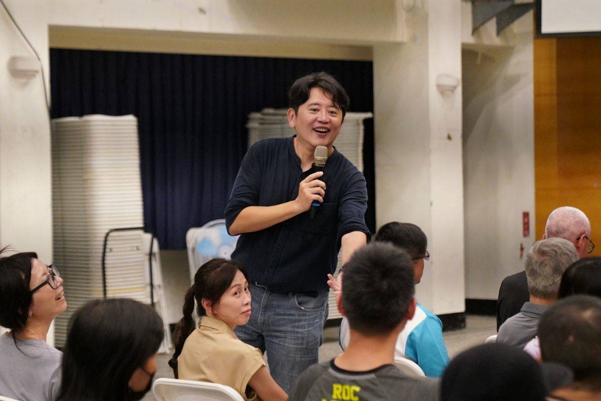 臺北市育達高中暑期教師研習，邀請親職教育講師—澤爸進行專題講座，增進師生溝通