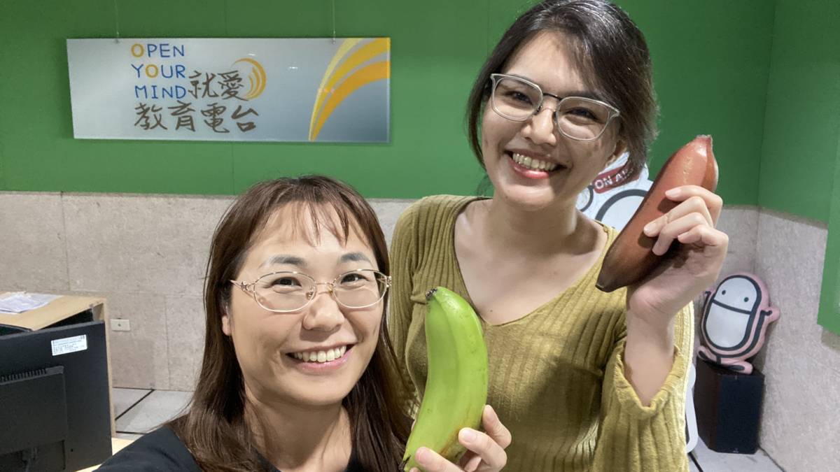 黃稚淋(右)以「芎蕉市集」聚集附近小農共好
