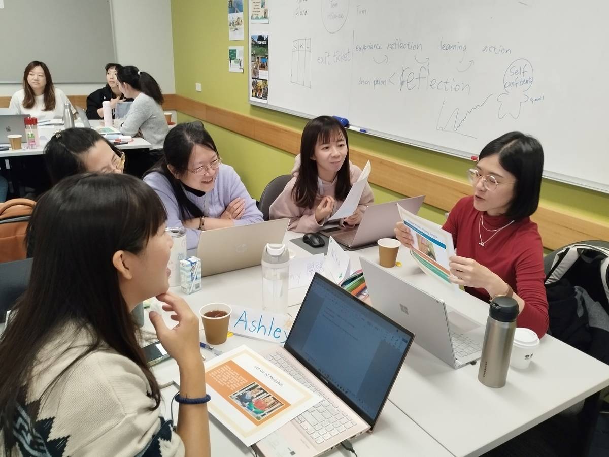 澳洲葛瑞菲斯大學國小綜合活動A班同儕教師課程討論