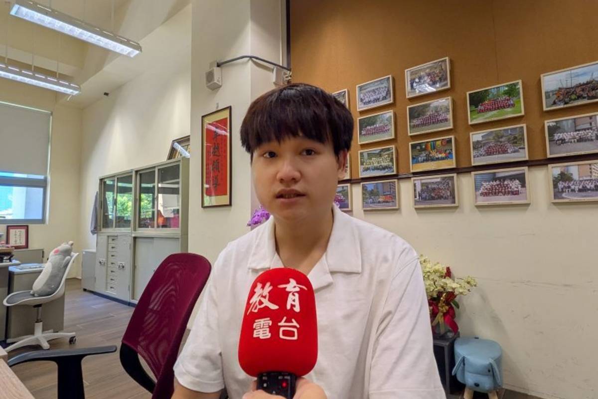 實習老師黃弘宇表示，看到學生帶著笑容、全心投入遊戲，讓他深受感動