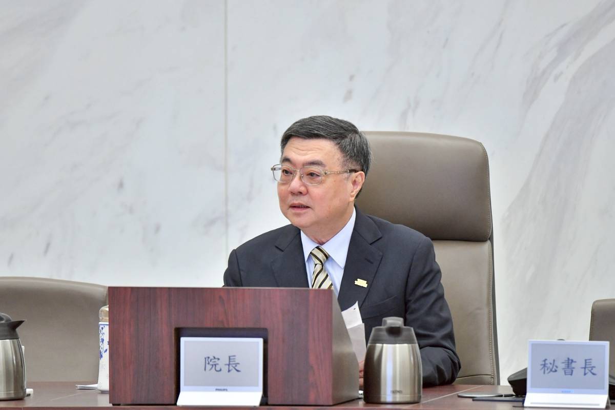 行政院院長卓榮泰主持道安會報。(行政院提供)