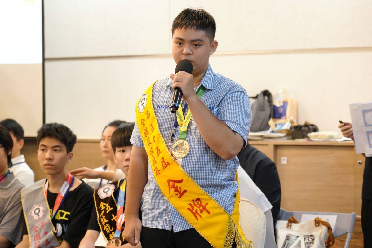 內湖高工曹峰嘉勇奪「資訊網路布建」金牌