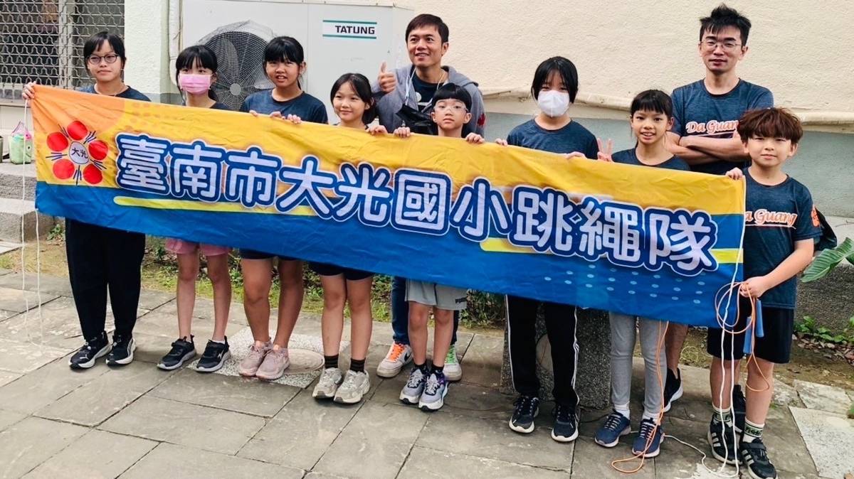 112學年度健康促進學校輔導計畫前後測成效評價成果報告評選-佳作-臺南市北區大光國民小學-跳繩隊