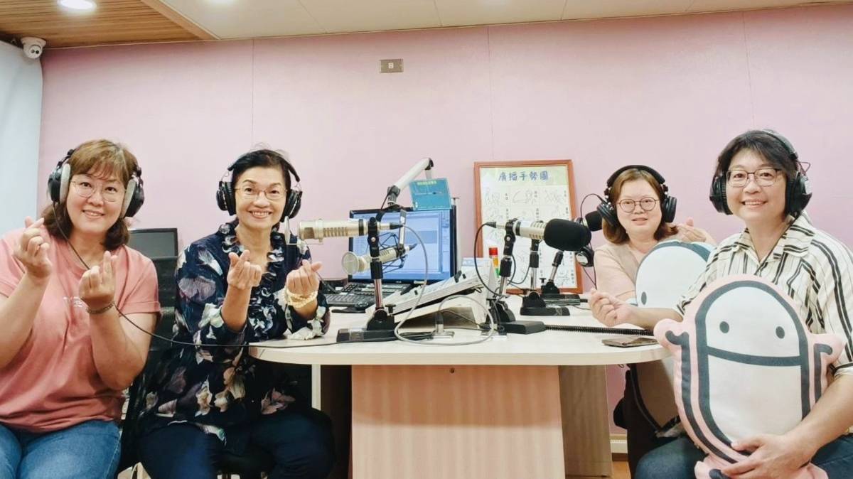 秋霞、嘉玲、惇箱在節目中，暢談行善遇到許多美妙的奇蹟。