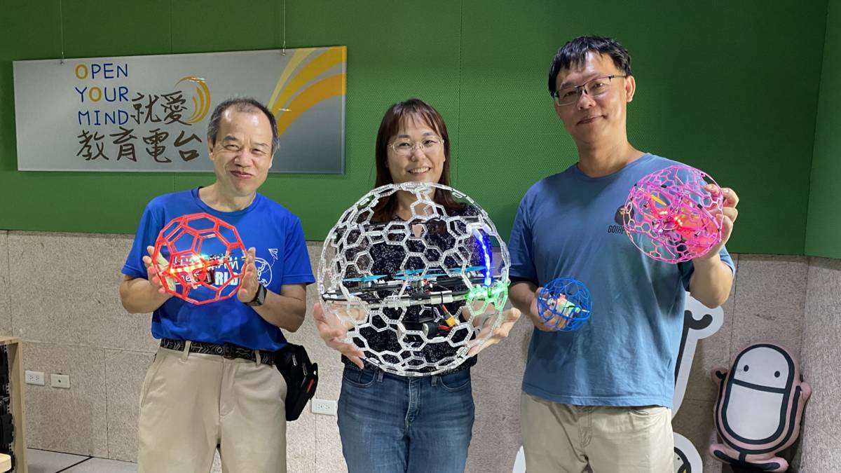 刺激有趣的無人機足球可以訓練學生的專注力與手眼協調