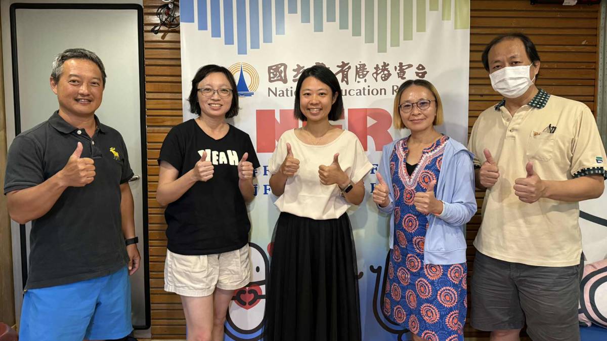 帶領學生走讀在地 陽明國中教師團隊的跨域多元課。(左起)李建德老師、侯依伶老師、翁郁凰老師、邱于欣老師、陳宏清老師