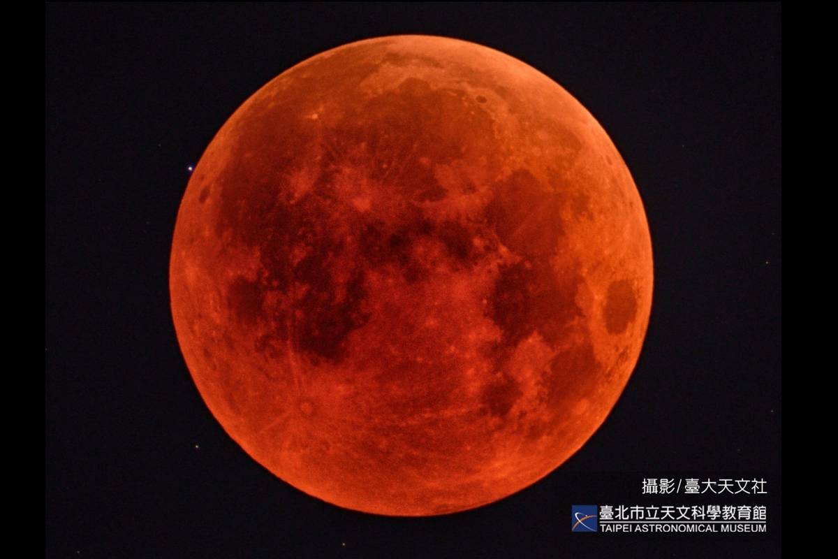 9月8日凌晨，夜空將上演一場少見且壯觀的月全食天象