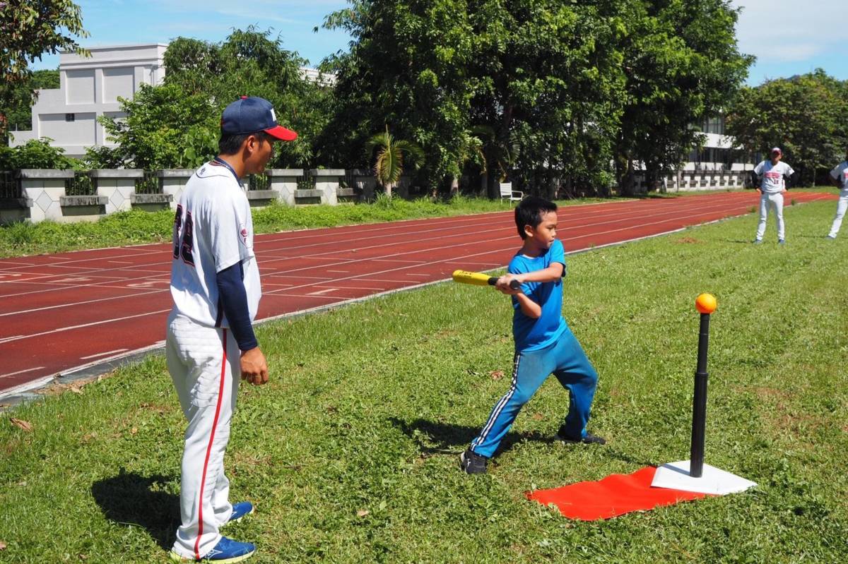 新北凱撒棒球隊首次辦理公益體驗營邀請臺南楠西國小Teeball棒球隊參與