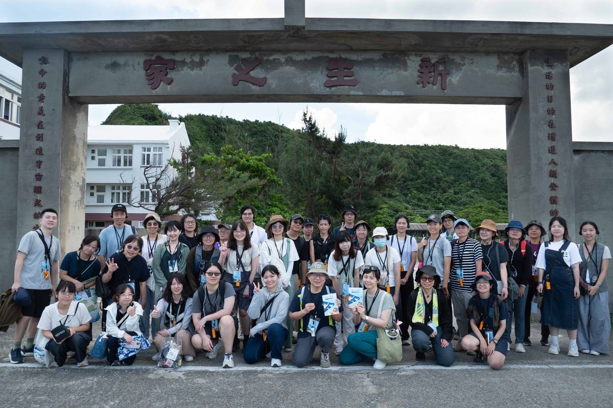 「非自主缺席：第十四屆青年人權體驗營」合影。(人權館提供)